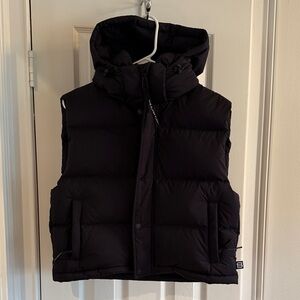 Aritzia Black The Super PuffVest with Hood